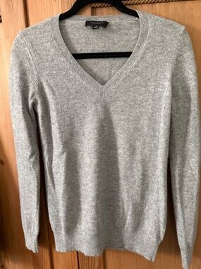 Ann Taylor Light Gray Cashmere V-Neck Sweater